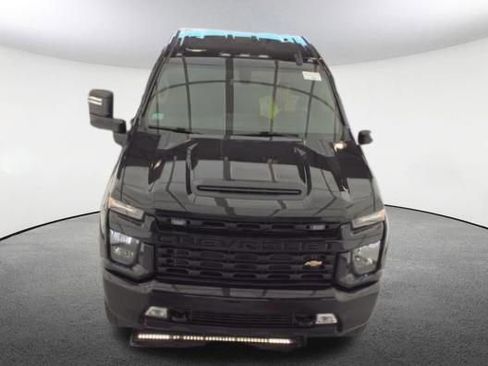 Used 2022 Chevrolet Silverado 2500 Custom w/ Custom Value Package AWD/4WD image 2