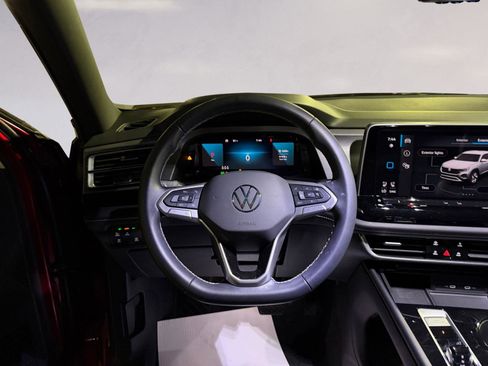 Used 2024 Volkswagen Atlas Cross Sport SE image 12