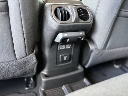 Used 2024 Jeep Wrangler Unlimited Sahara AWD/4WD image 25