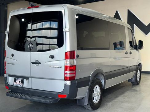 Used 2016 Mercedes-Benz Sprinter 2500 image 5