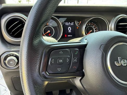 Used 2021 Jeep Wrangler Unlimited Sport AWD/4WD image 16
