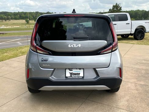 Used 2025 Kia Soul LX FWD image 5