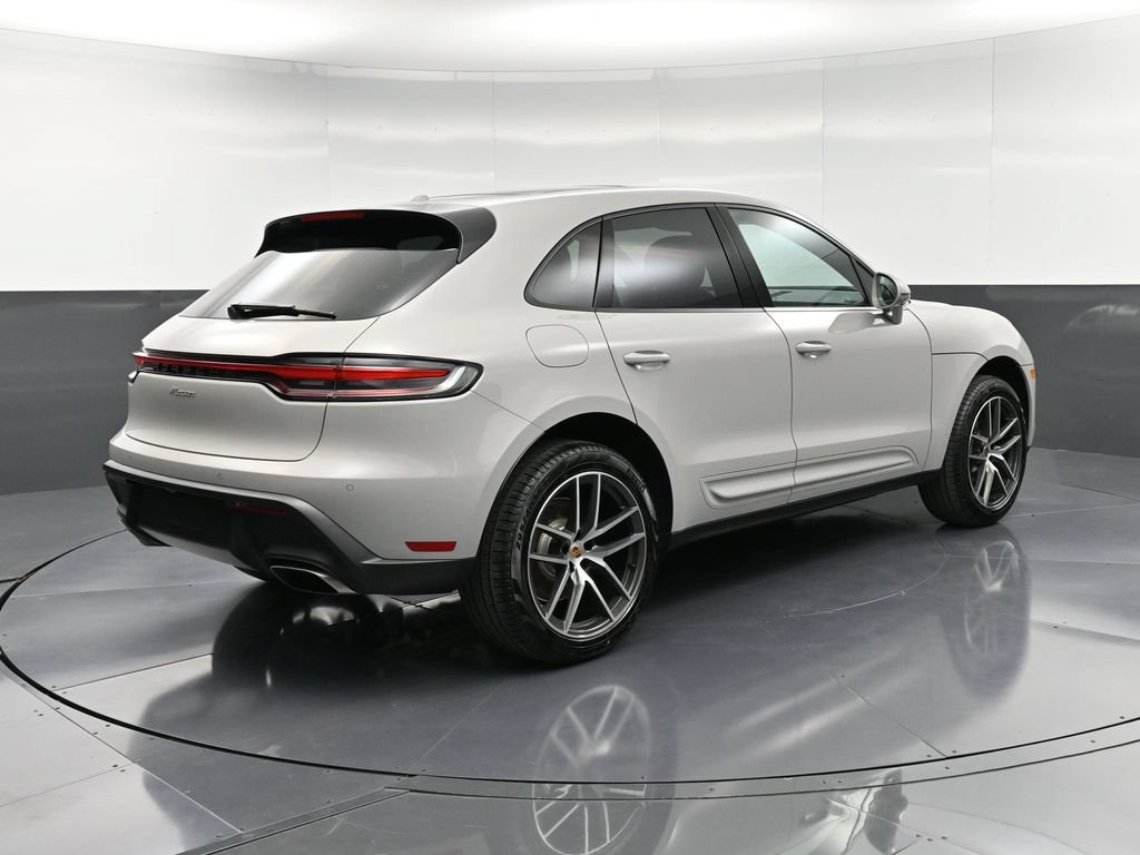 Certified 2026 Porsche Macan AWD/4WD image 8