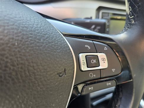 Used 2019 Volkswagen Passat 2.0T Wolfsburg w/ Wheels & Sunroof Package image 28