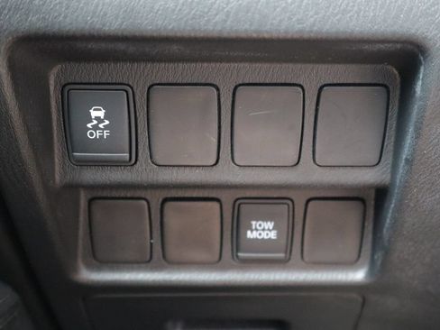 Used 2016 Nissan Pathfinder SV AWD/4WD image 30