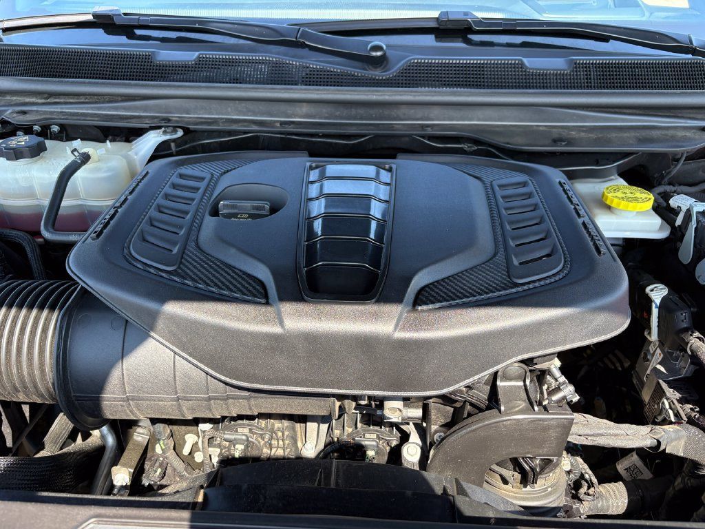 Used 2025 Jeep Wagoneer Series III w/ Premium Group I AWD/4WD image 28
