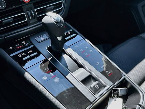 New 2026 Porsche Macan AWD/4WD image 19
