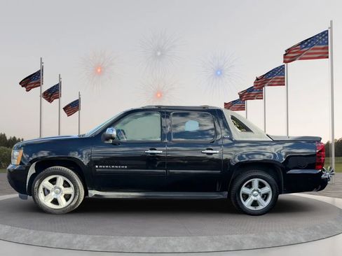 Used 2008 Chevrolet Avalanche LTZ w/ LTZ Preferred Equipment Group image 4