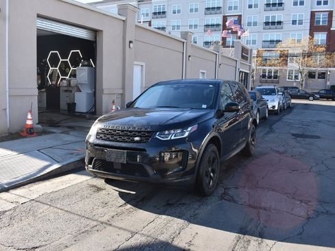 Used 2022 Land Rover Discovery Sport S image 2