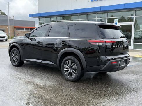 Used 2024 Nissan Pathfinder S AWD/4WD image 4
