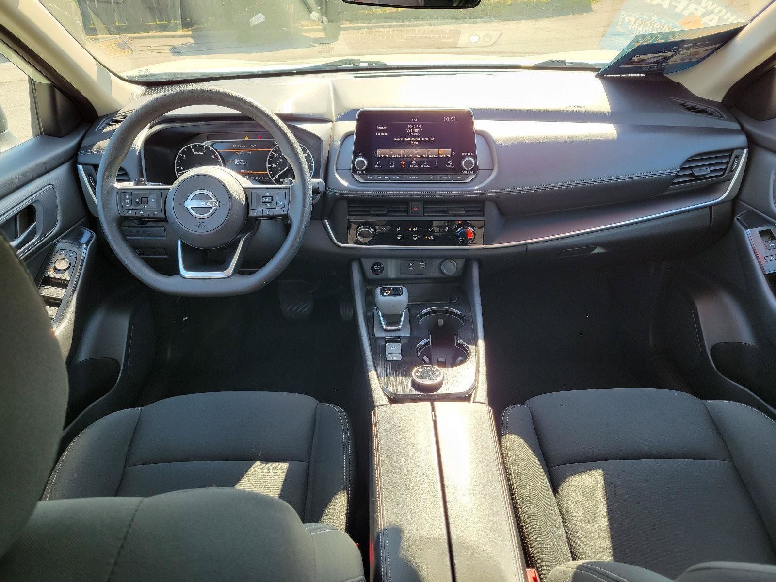 Used 2024 Nissan Rogue S AWD/4WD image 4