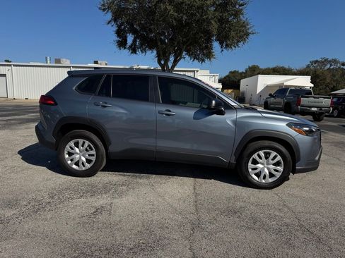 Used 2024 Toyota Corolla Cross L image 9