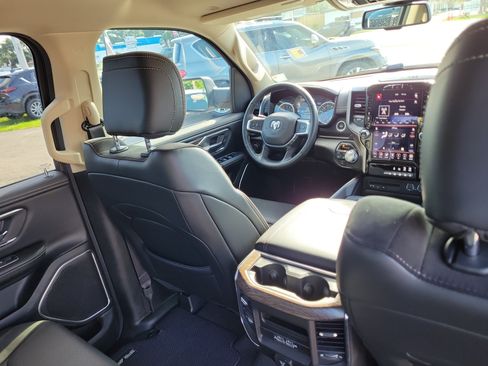 Used 2019 RAM 1500 Laramie AWD/4WD image 13