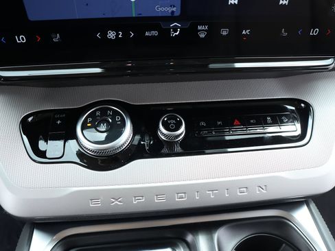New 2026 Ford Expedition Active AWD/4WD image 9