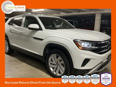 Used 2021 Volkswagen Atlas Cross Sport SE FWD image 1