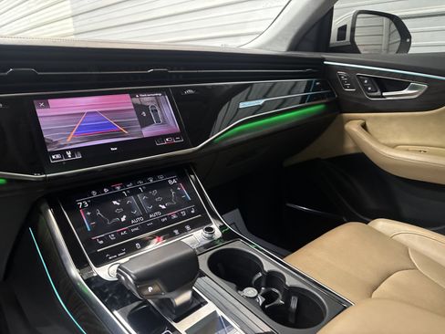 Used 2019 Audi Q8 Prestige w/ Luxury Package image 22