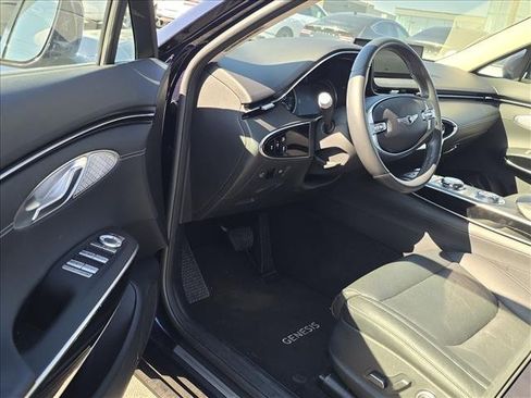 Used 2025 Genesis GV70 2.5T image 9