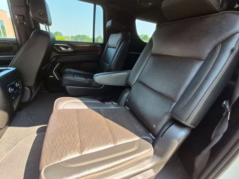 Used 2021 Chevrolet Suburban High Country AWD/4WD image 28