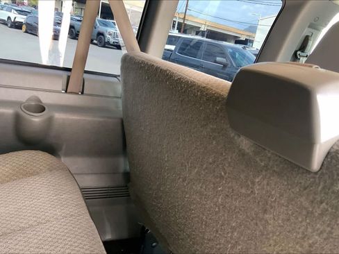 Used 2019 Chevrolet Express 3500 LT w/ LT Preferred Equipment Group RWD image 12