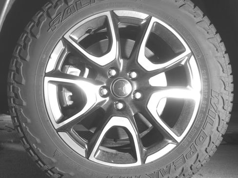 Used 2025 Jeep Compass Trailhawk AWD/4WD image 12
