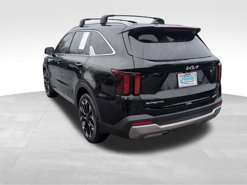 Used 2024 Kia Sorento EX image 4