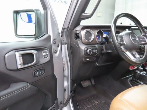 Used 2020 Jeep Gladiator Rubicon w/ Uconnect 4C Nav & Sound Group image 49