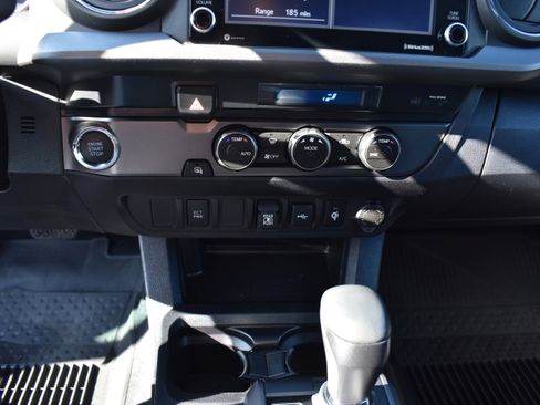 Used 2023 Toyota Tacoma TRD Sport image 21