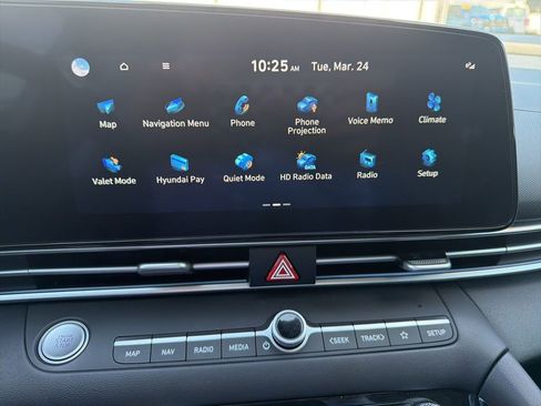 Used 2025 Hyundai Elantra SEL FWD image 37