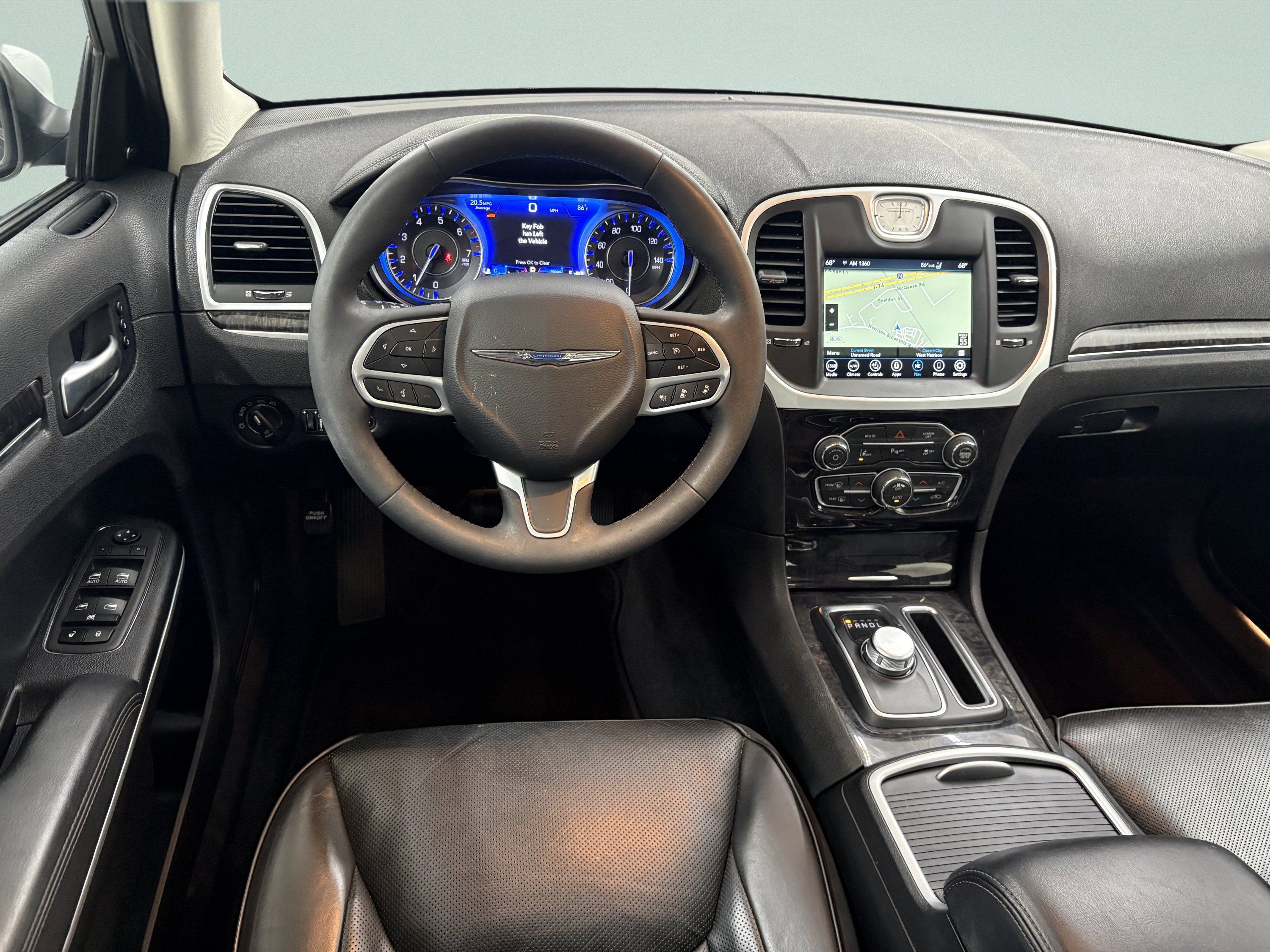 Used 2023 Chrysler 300 Touring L w/ Popular Equipment Group RWD image 10
