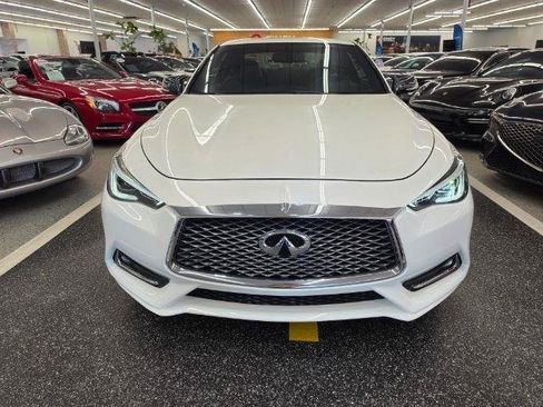 Used 2018 INFINITI Q60 3.0t Luxe w/ Sensory Package 3.0T Luxe AWD/4WD image 3