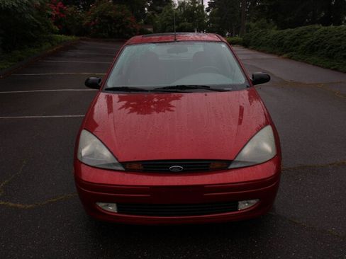 Used 2004 Ford Focus ZX5 Hatchback FWD image 10