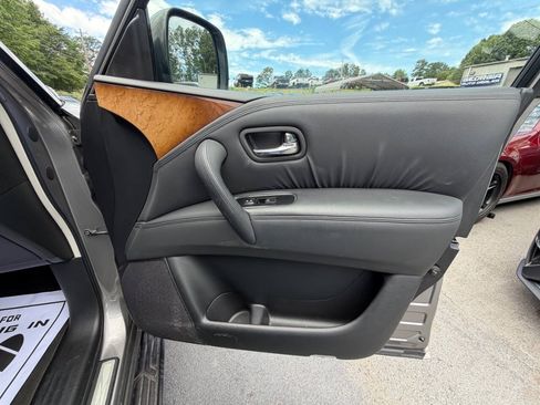 Used 2011 INFINITI QX56 4WD w/ Theater Pkg image 20