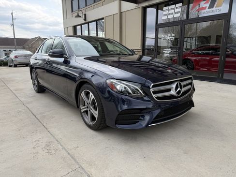 Used 2020 Mercedes-Benz E 350 4MATIC Sedan image 3