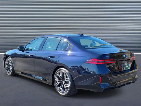 New 2026 BMW 550e xDrive w/ Executive Package image 4