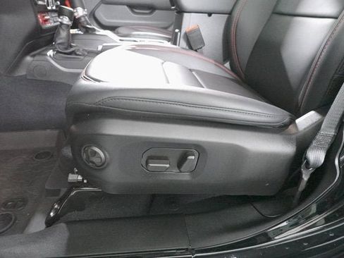 Used 2025 Jeep Wrangler Unlimited Rubicon image 10