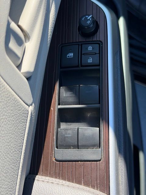 Used 2023 Toyota Sienna LE FWD image 19