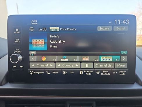 Certified 2024 Honda Pilot Touring image 29