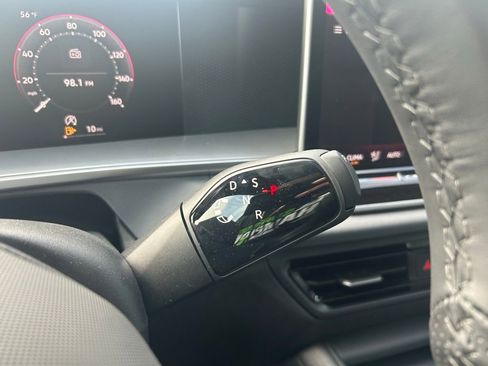 New 2026 Volkswagen Tiguan SE R-Line FWD image 23