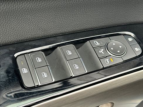 New 2025 Nissan Pathfinder Platinum image 13