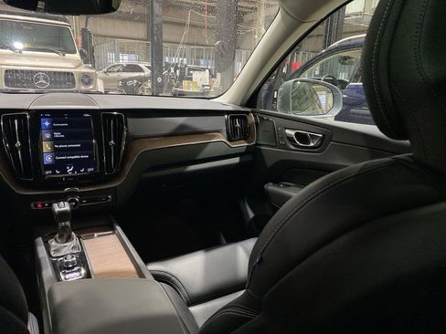 Used 2019 Volvo XC60 T5 Inscription w/ Protection Package Premier image 4