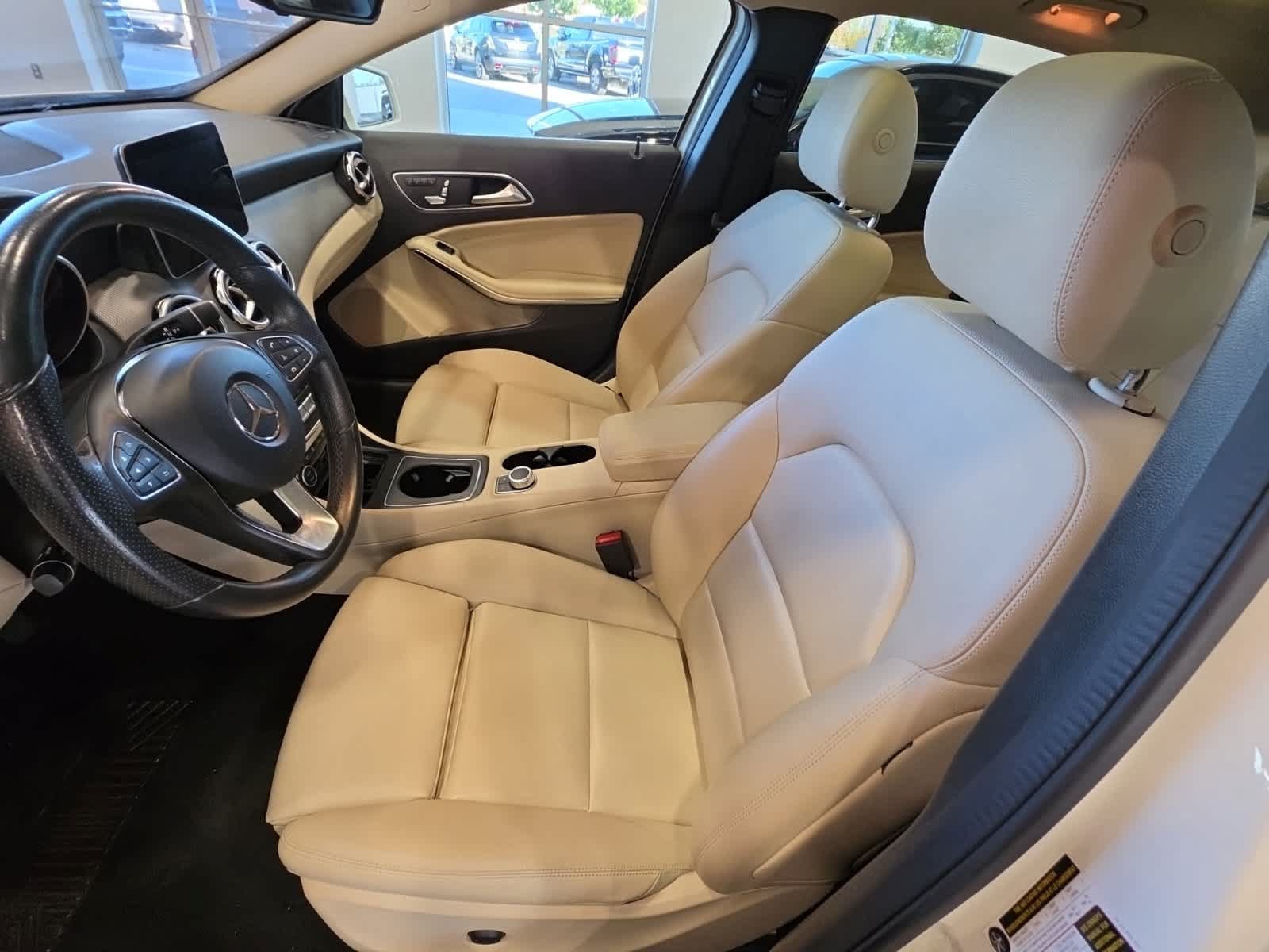Used 2018 Mercedes-Benz GLA 250 4MATIC image 21