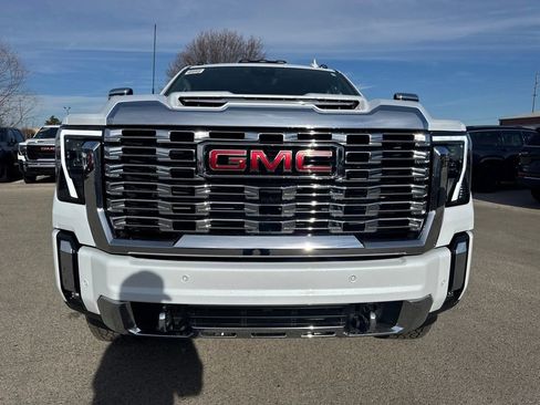 New 2026 GMC Sierra 2500 Denali w/ Denali Reserve Package image 9