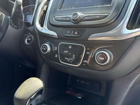 Used 2022 Chevrolet Equinox LT FWD image 33