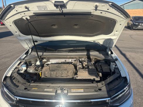 Used 2024 Volkswagen Tiguan SE R-Line image 20