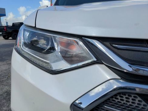 Used 2019 Chevrolet Traverse LT FWD image 11