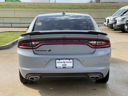 Used 2022 Dodge Charger SXT w/ Blacktop Package image 7