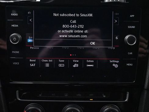 Used 2020 Volkswagen GTI SE image 27