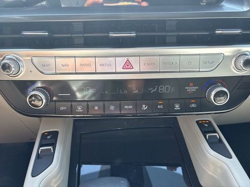 Used 2024 Kia Telluride S w/ S Sunroof Package FWD image 16