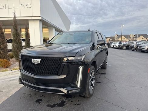 Used 2023 Cadillac Escalade Sport w/ LPO, ONYX Package image 2