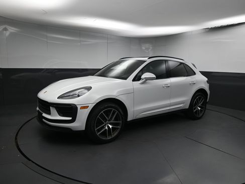 Used 2022 Porsche Macan image 4